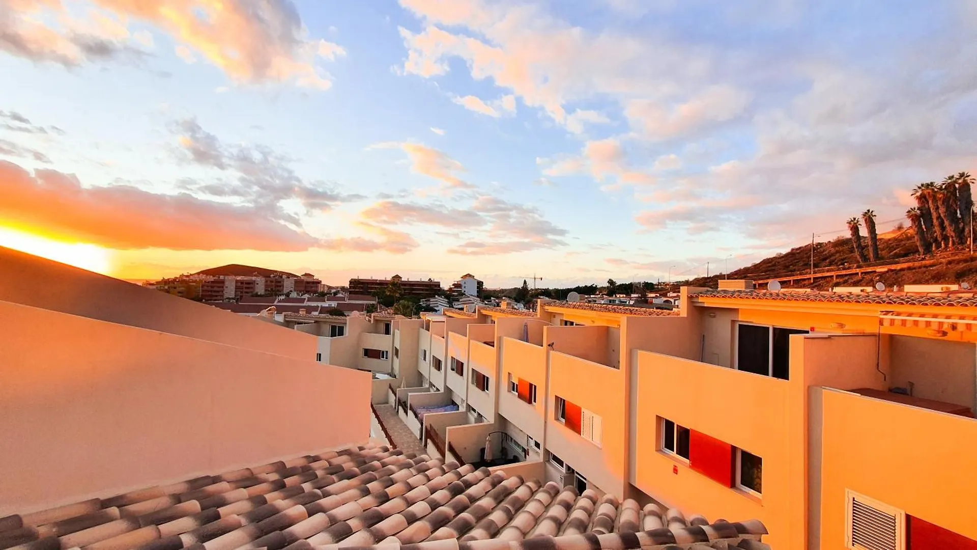 4-Bedroom Villa Los Corales With Jacuzzi, Garden, Close To Everything Los Cristianos 0*,  Spanyolország