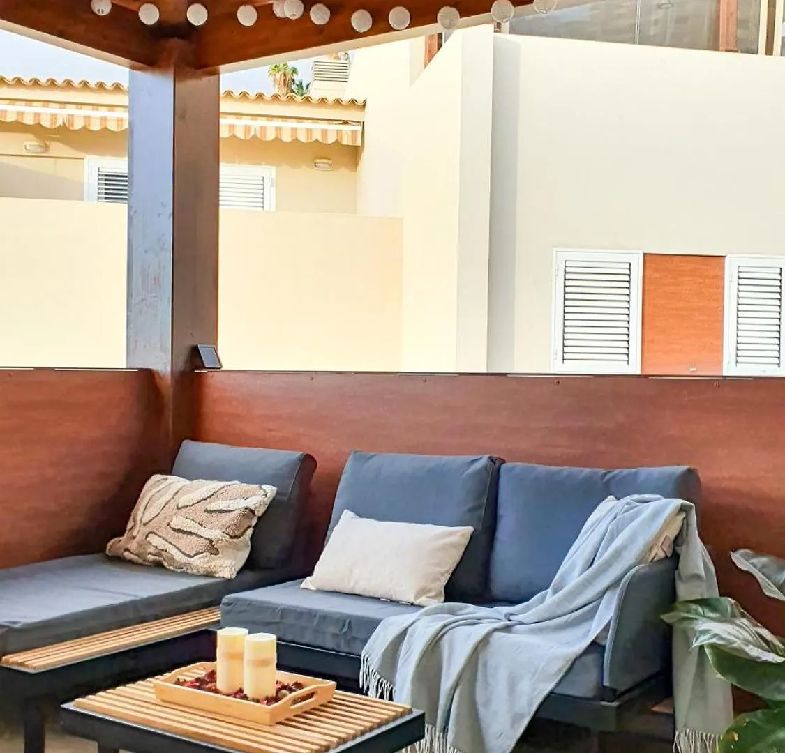 4-Bedroom Villa Los Corales With Jacuzzi, Garden, Close To Everything Лос Кристианос