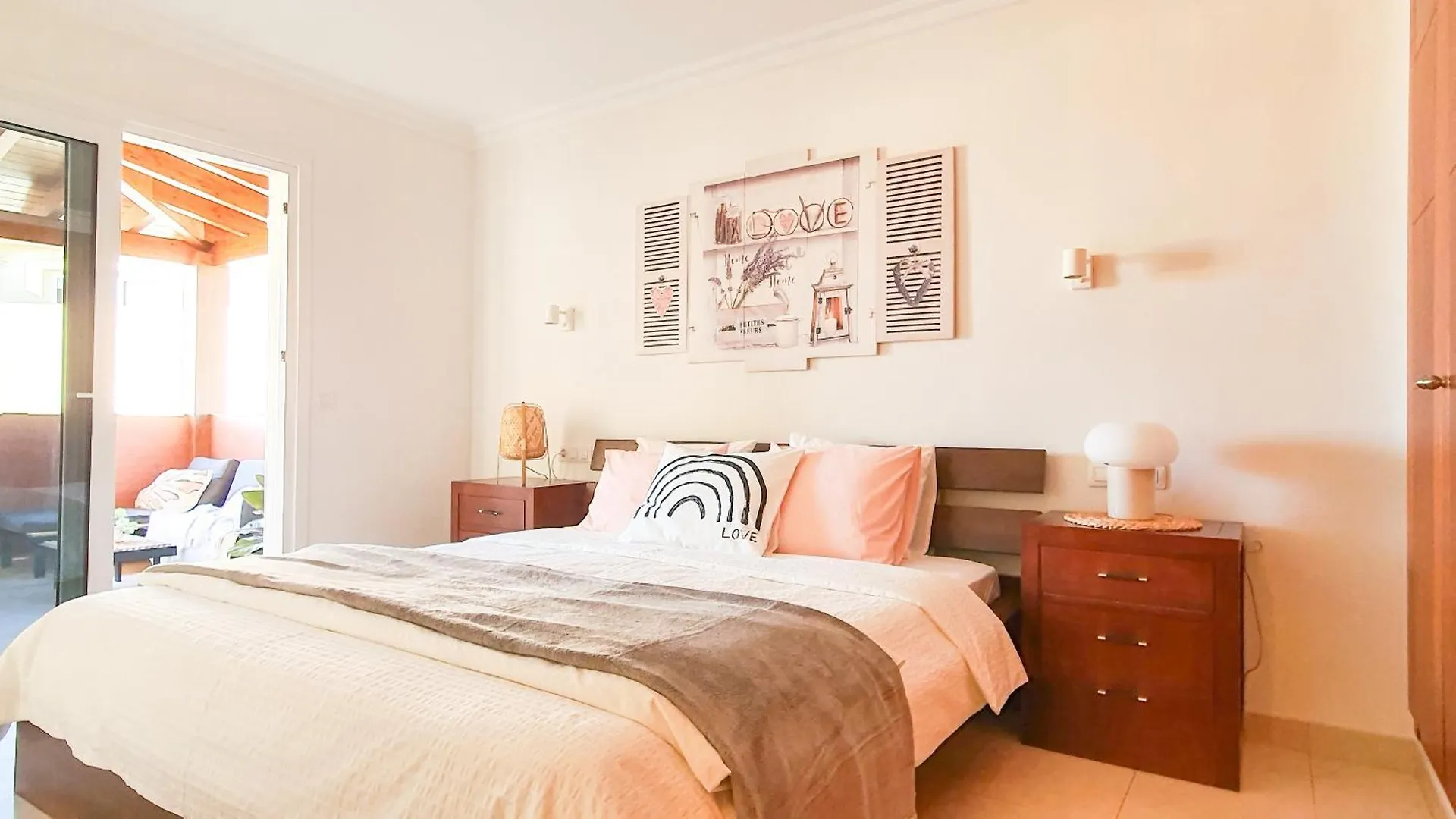 4-Bedroom Villa Los Corales With Jacuzzi, Garden, Close To Everything Los Cristianos