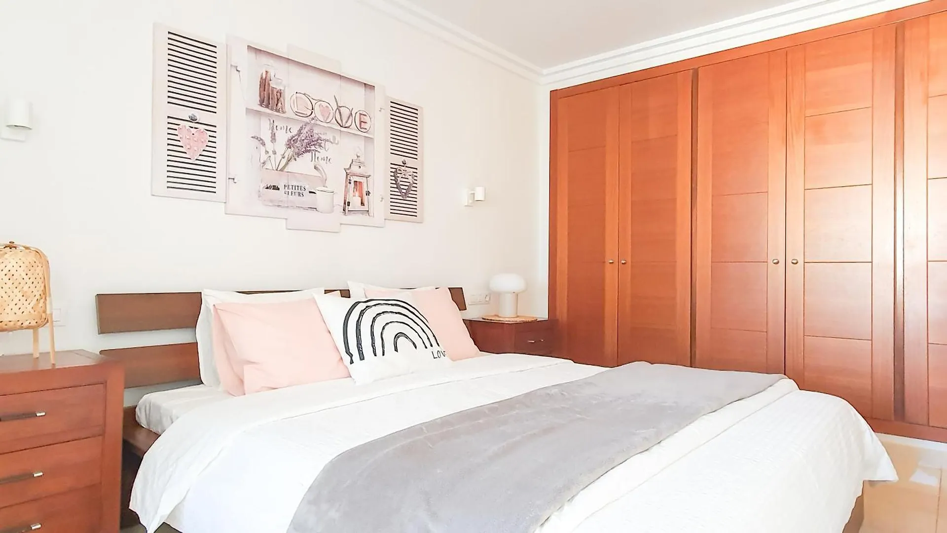4-Bedroom Villa Los Corales With Jacuzzi, Garden, Close To Everything Los Cristianos Spanyolország