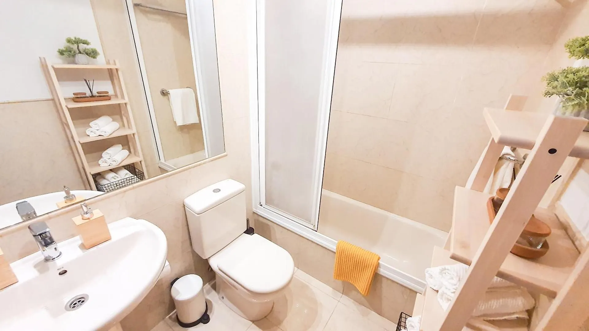 4-Bedroom Villa Los Corales With Jacuzzi, Garden, Close To Everything Лос Кристианос 0*,