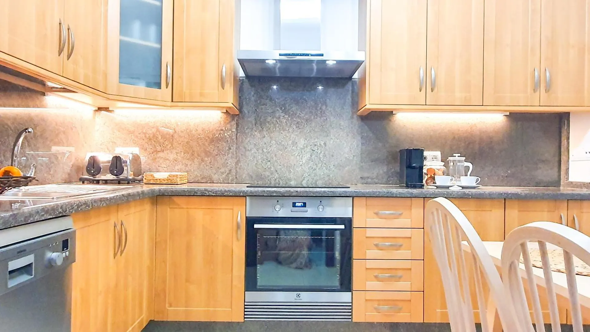 4-Bedroom Villa Los Corales With Jacuzzi, Garden, Close To Everything Лос Кристианос Испания