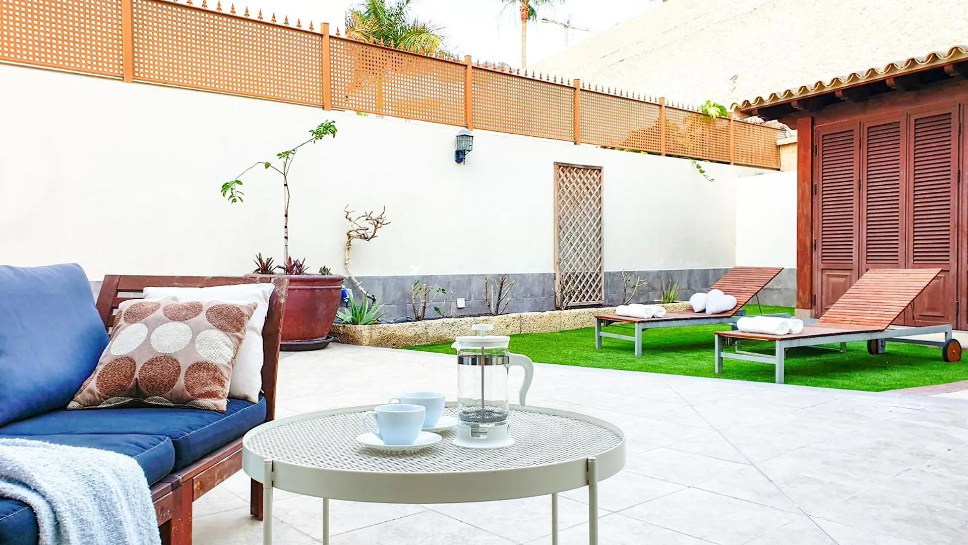 4-Bedroom Villa Los Corales With Jacuzzi, Garden, Close To Everything Los Cristianos