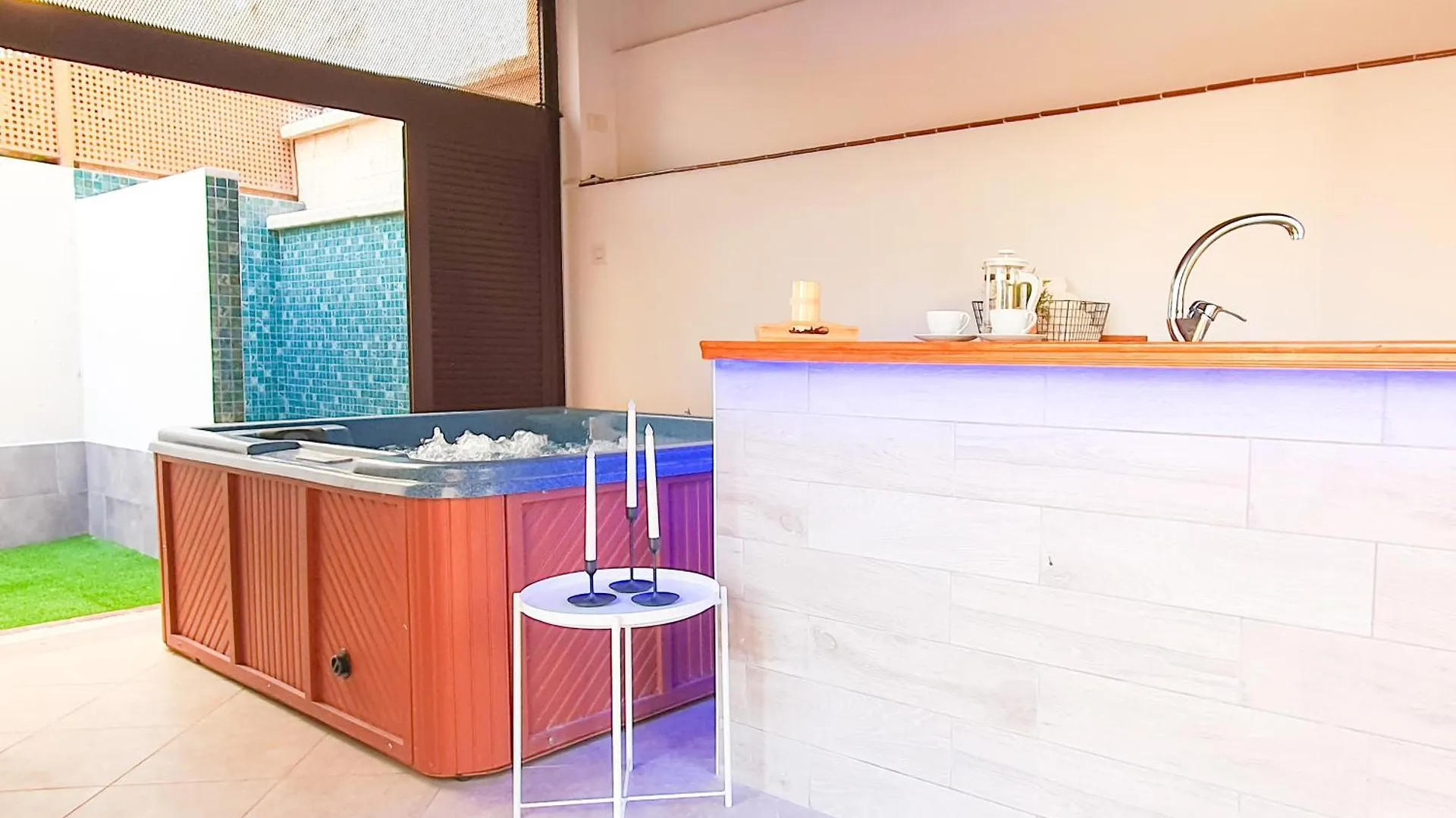 4-Bedroom Villa Los Corales With Jacuzzi, Garden, Close To Everything Лос Кристианос