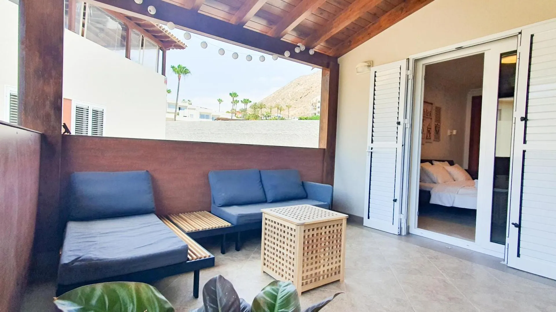 4-Bedroom Villa Los Corales With Jacuzzi, Garden, Close To Everything Лос Кристианос Испания